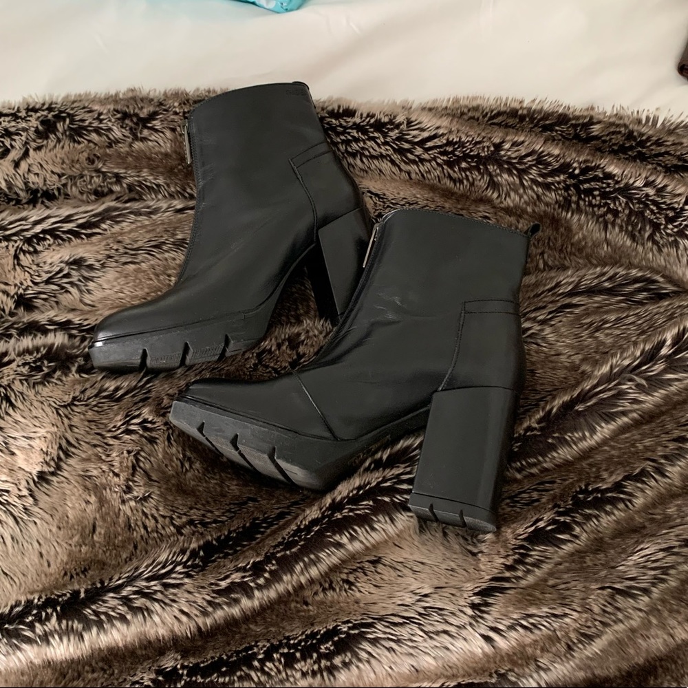 Gadea black platform boots, made in spain